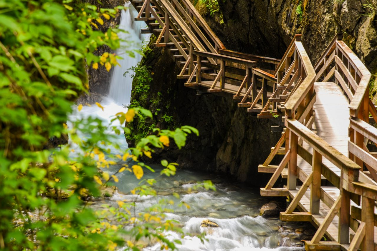 Bridge over water I – Natur
