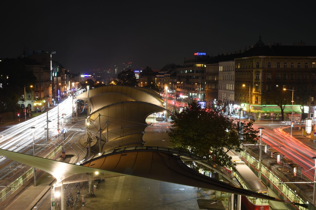 Looking down Vienna – Архитектура