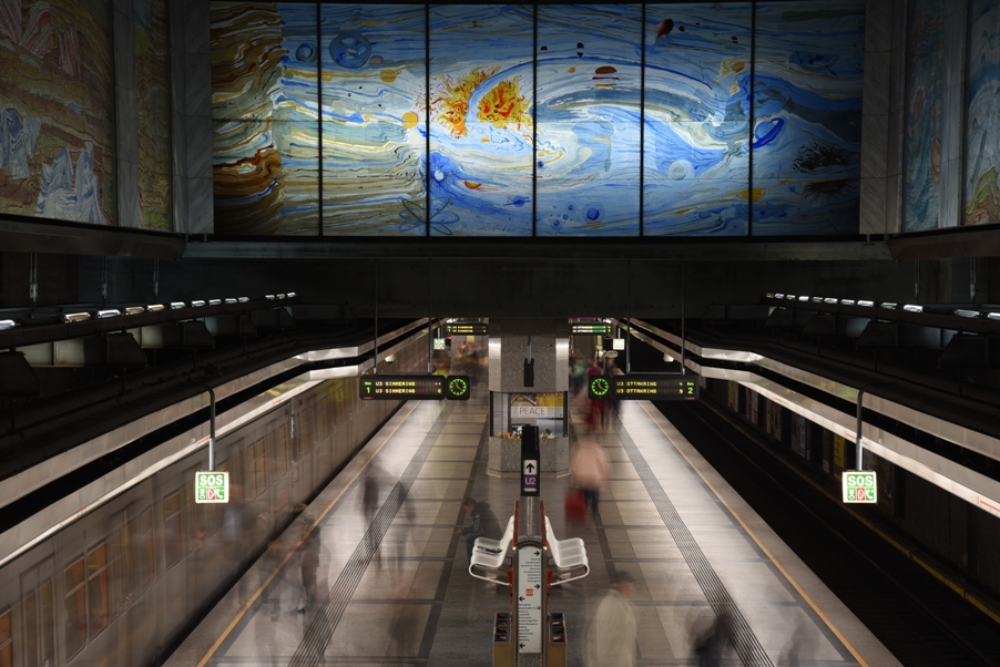 Metrostation VI – На улице