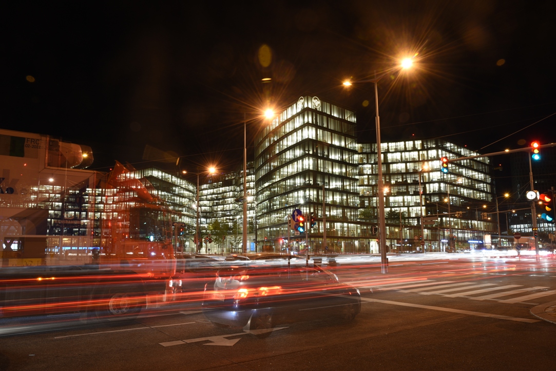 Night traffic II – Архитектура