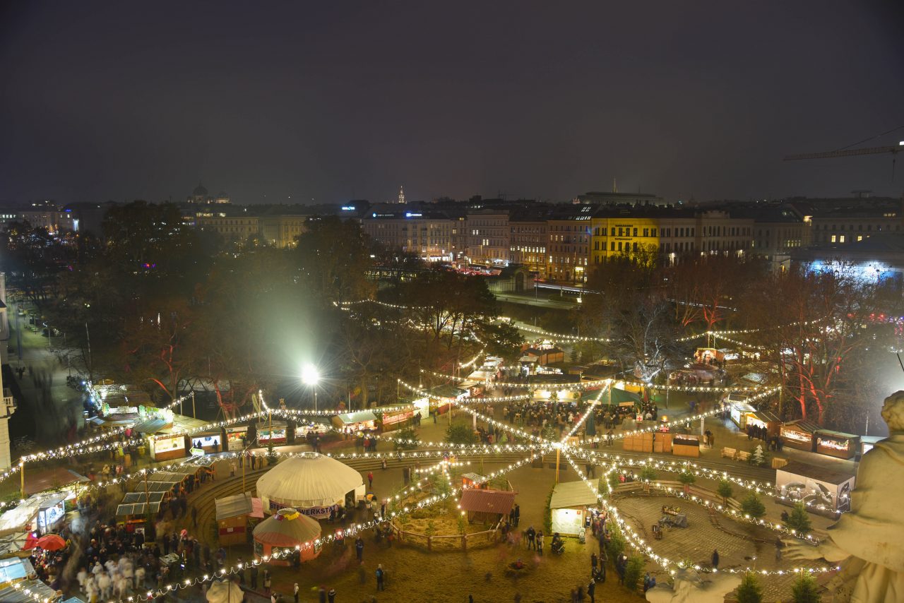 Christmas market I – На улице