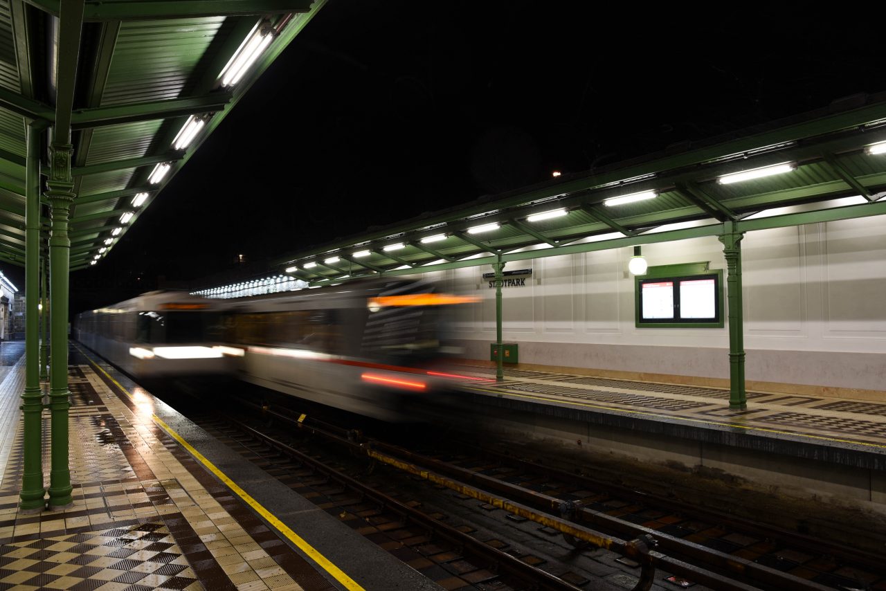 Metrostation XIV – На улице