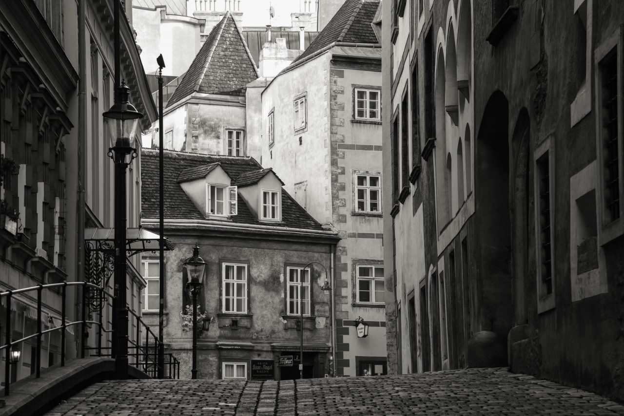 In the streets I – Архитектура