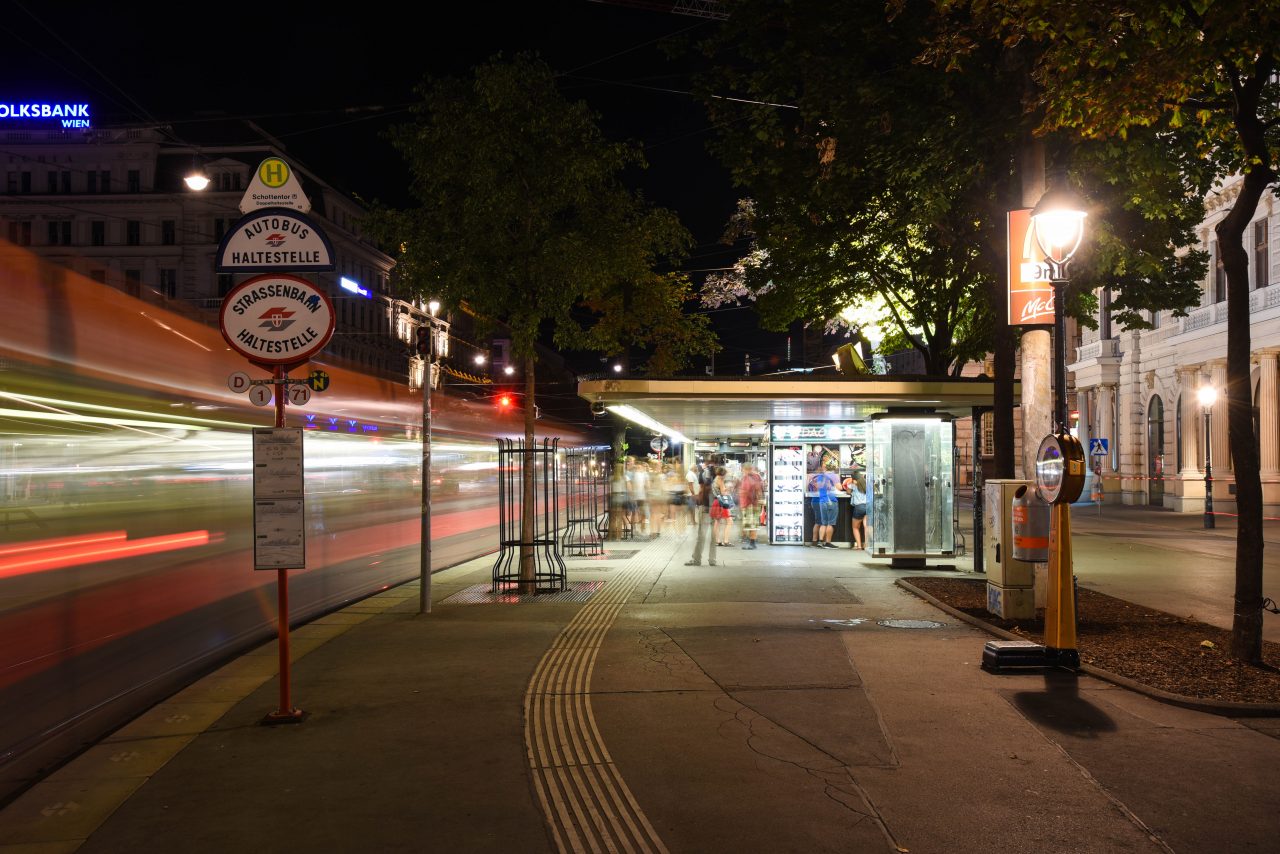 Night traffic III – На улице