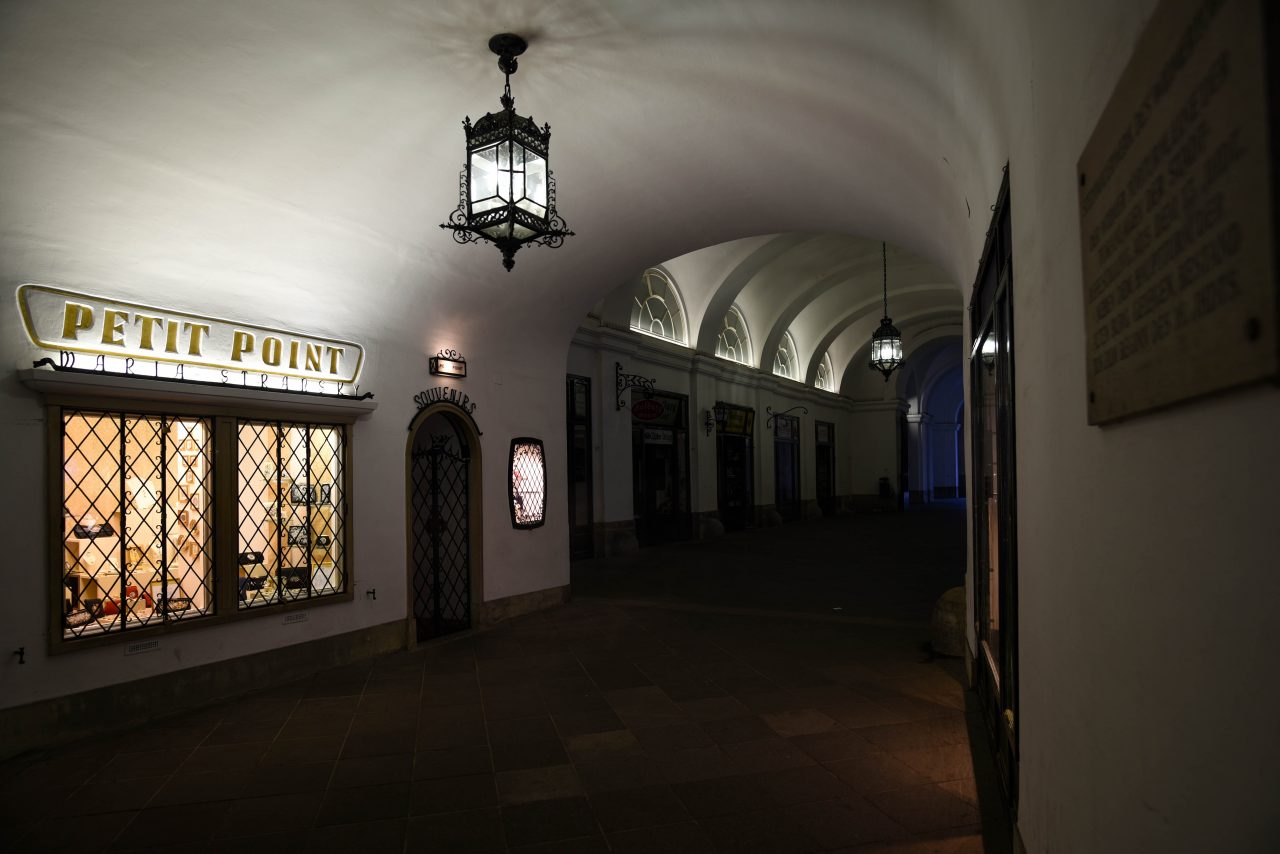 Petit point – На улице