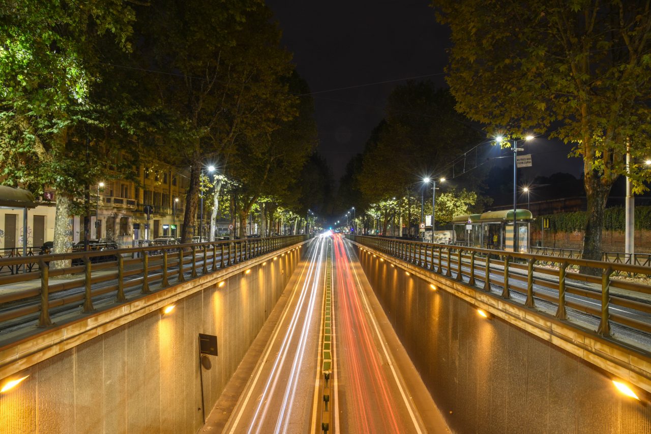 Tunnel I – На улице