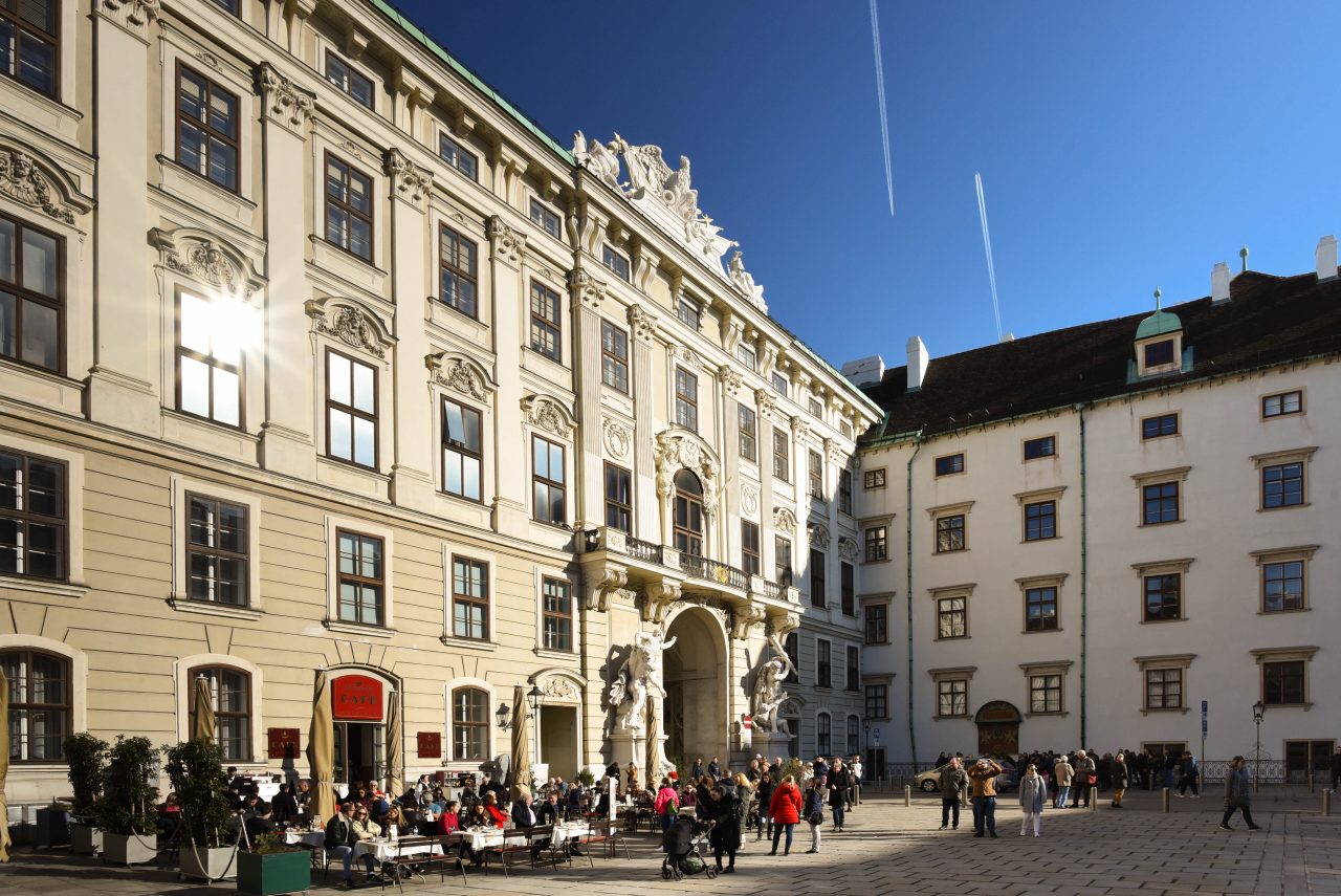 Midday sun – На улице