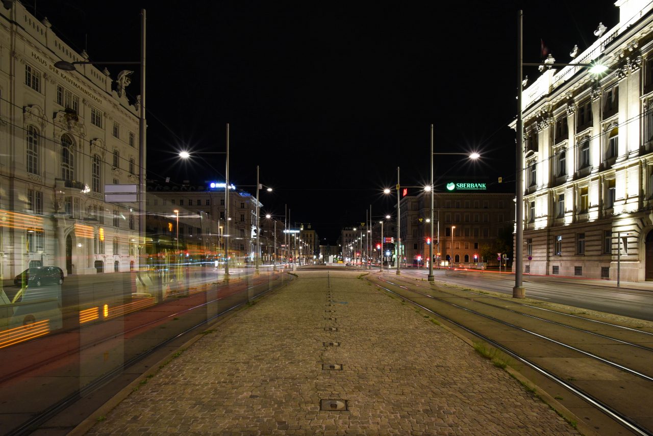 Moving I – На улице