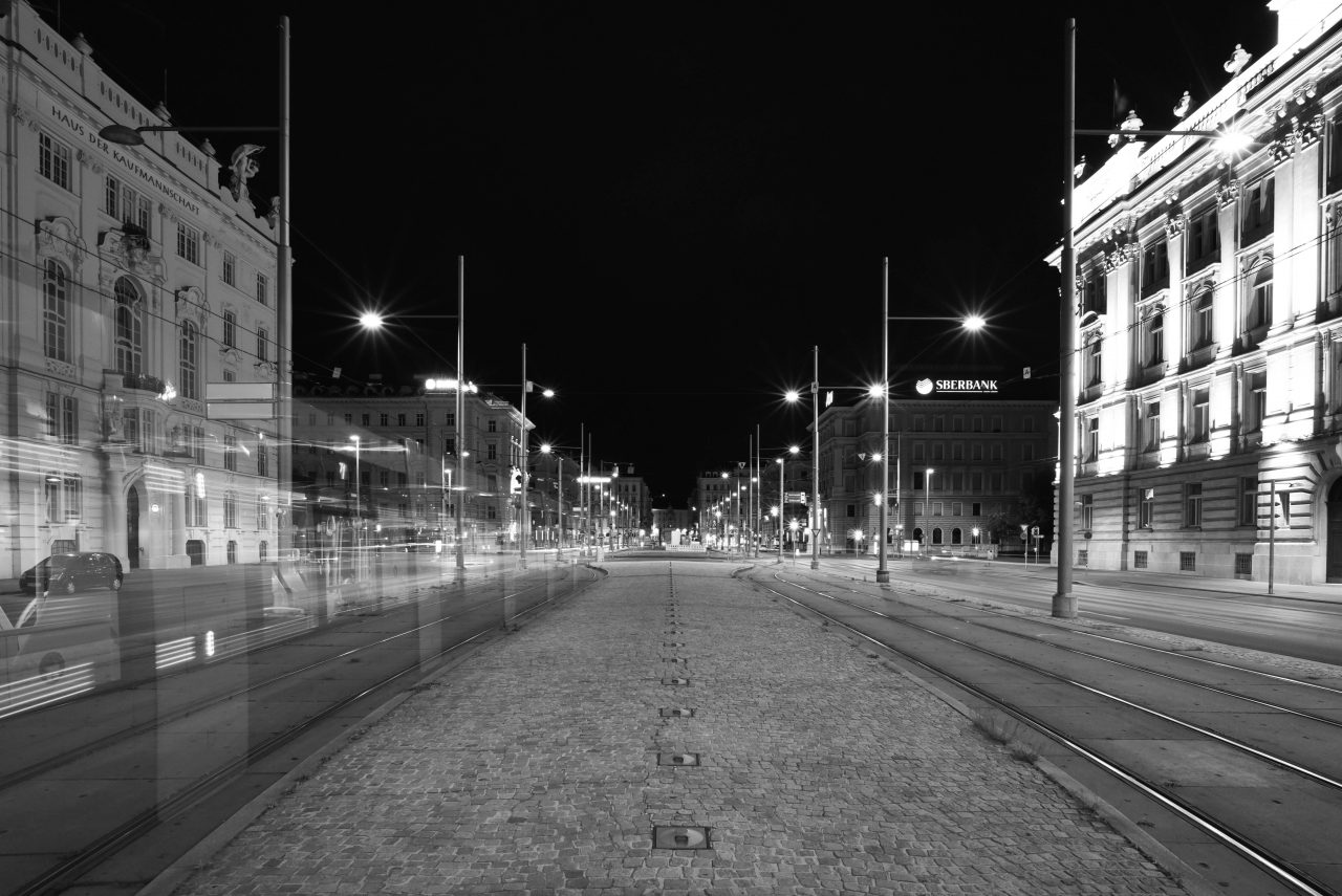 Moving II – На улице