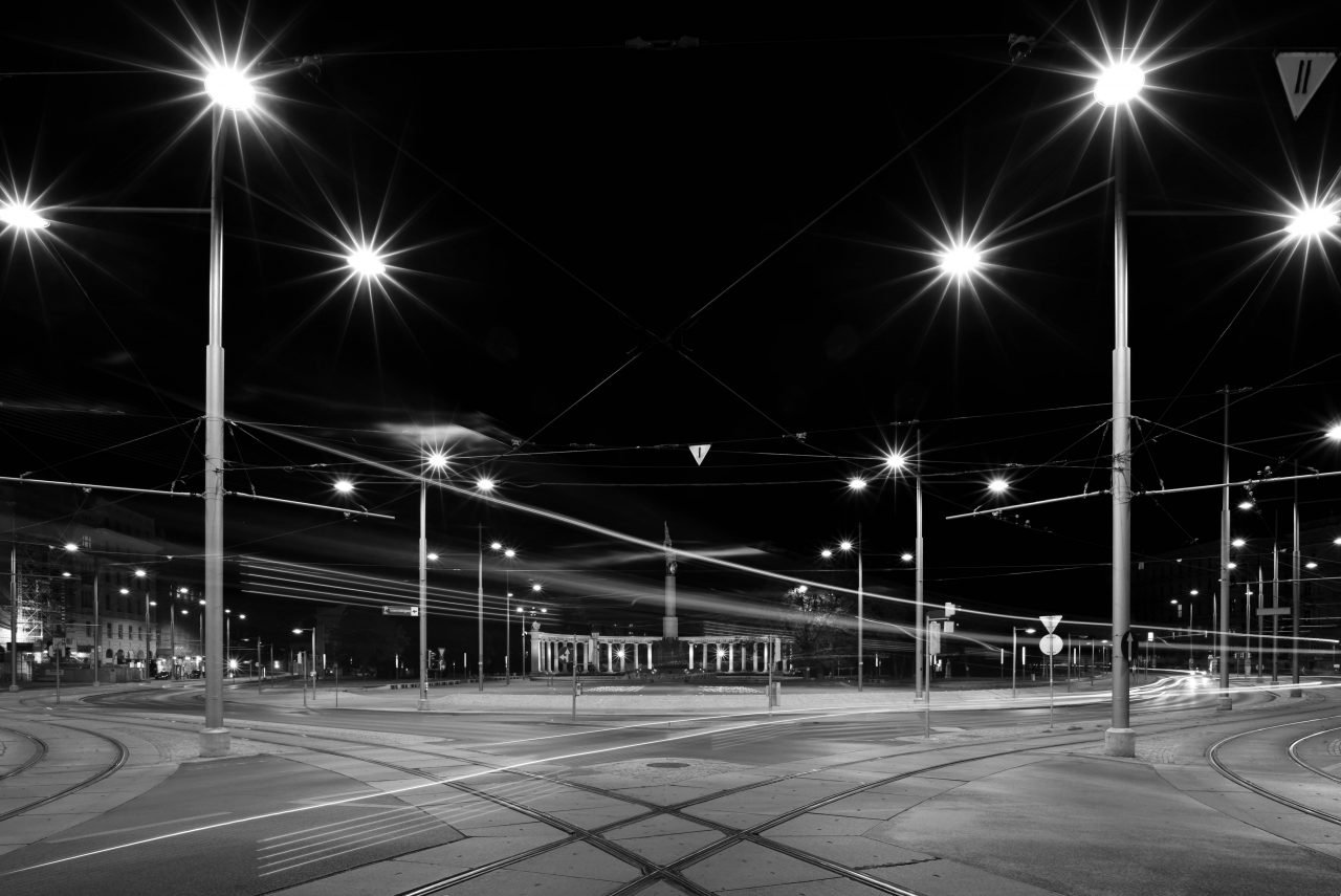 Crossing IV – На улице